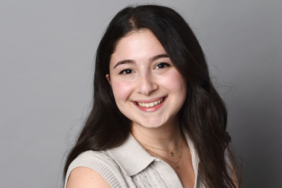 Headshot of Li-elle Rapaport