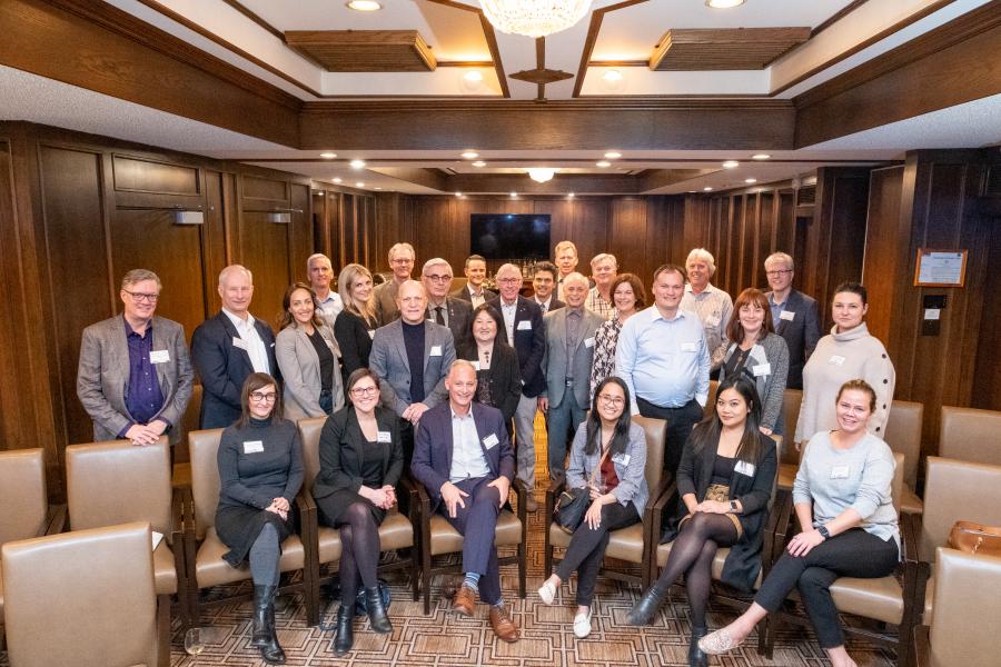 A group of people from the Calgary alumni event.