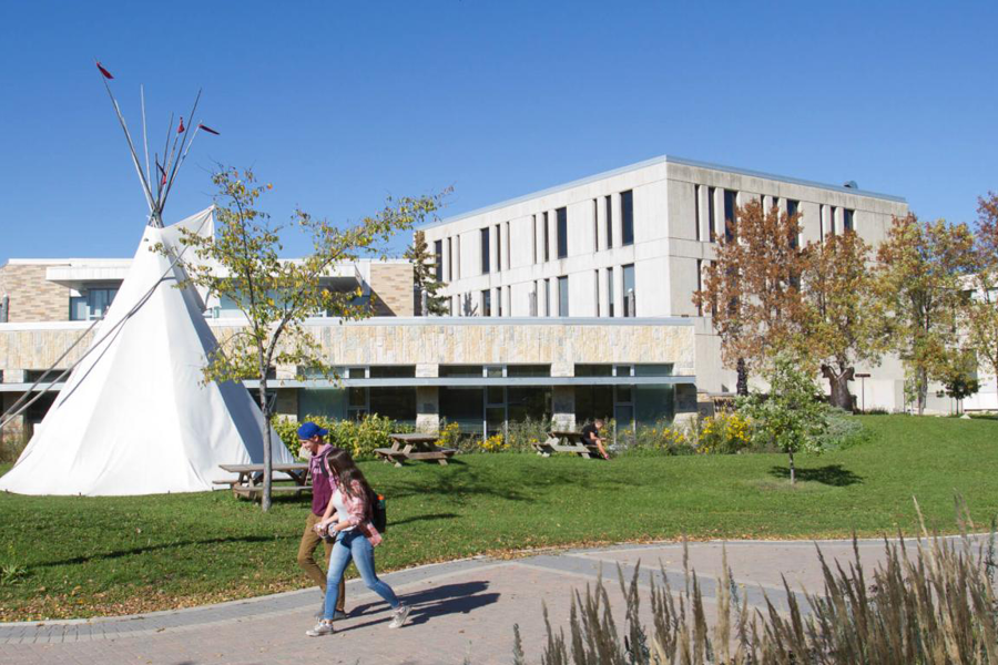 indigenous-community-at-university-Manitoba