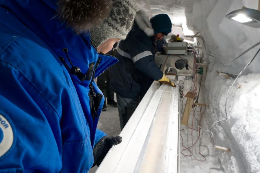 Image of cutting ice core
