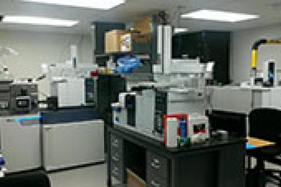 Petrology lab machinery.
