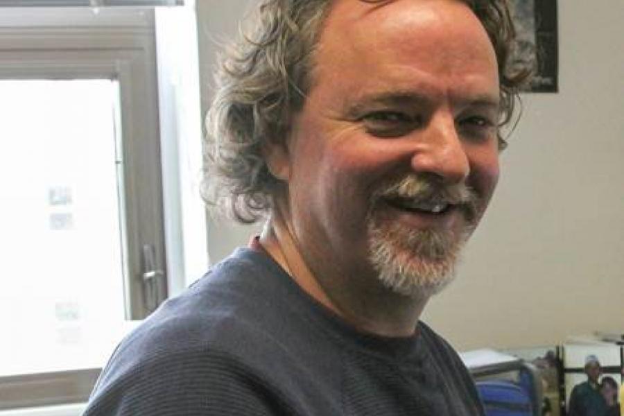 Dr. Iain davidson-hunt