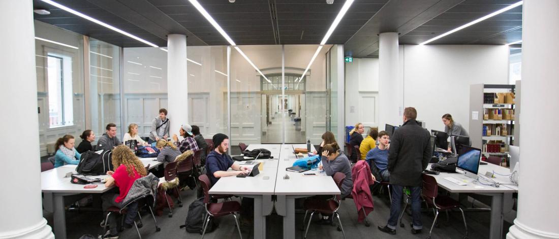 Students studying at the music library of the Desautels Faculty of Music