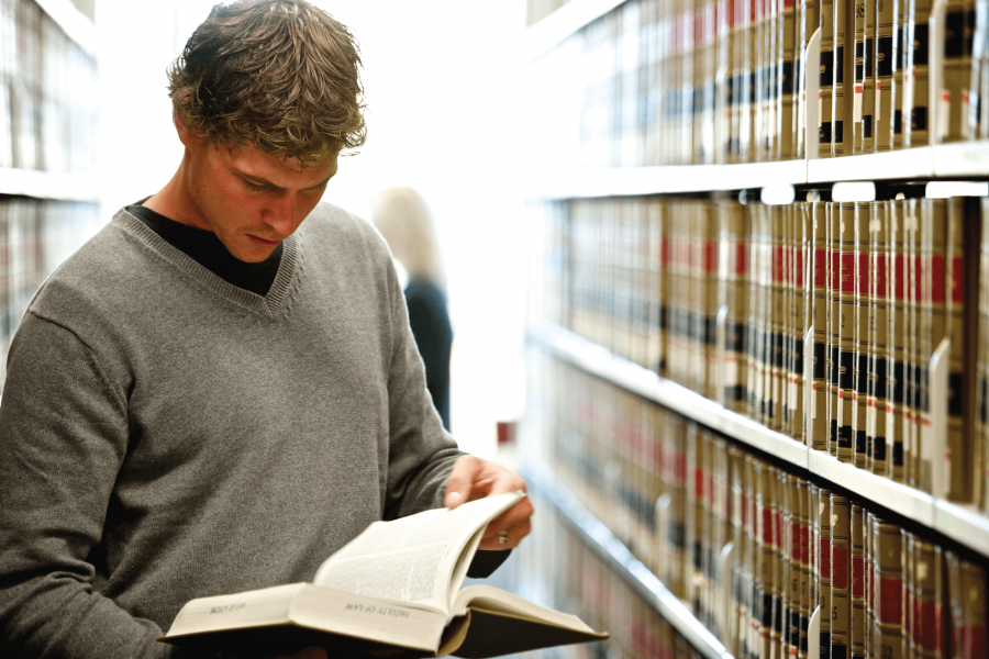 Master of Laws (LLM) Explore UM University of Manitoba