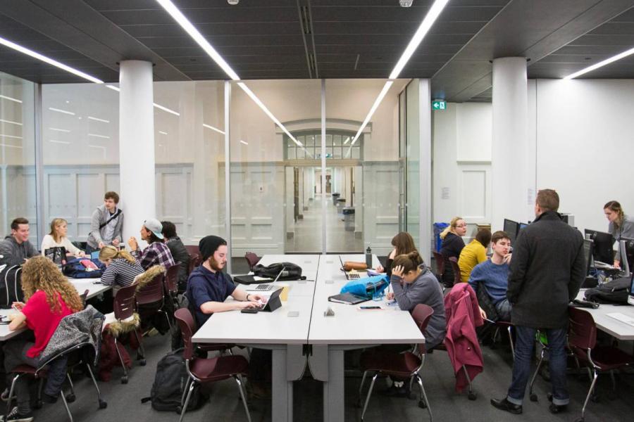Students studying at the music library of the Desautels Faculty of Music