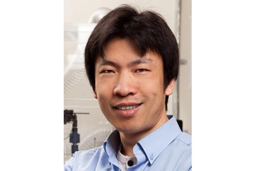 Portrait of Francis Lin.