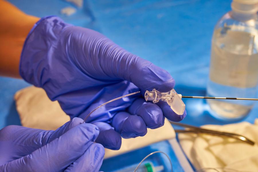 Preparing an anesthesia kit close-up