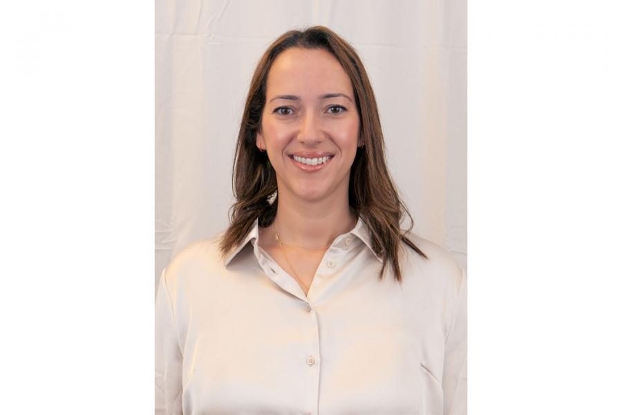 Stephanie Nunes headshot.