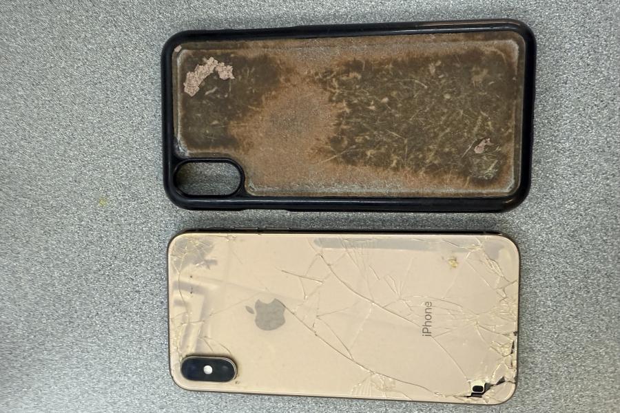 cracked gold iphone