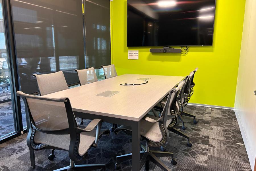 Idea Start Works Meeting Room