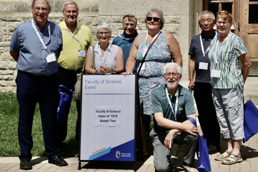 Faculty of Science Class of 1976 in front of Buller Building
